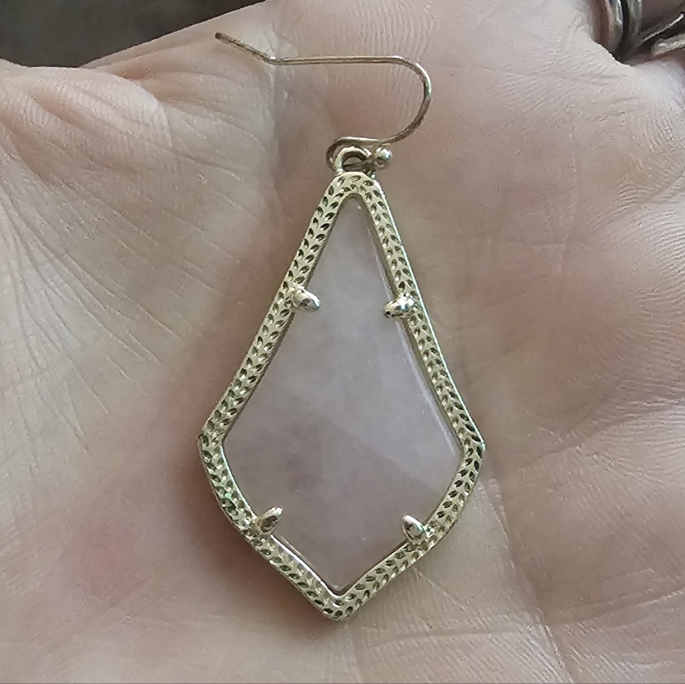 ISO: Solo Kendra Scott Elle Earring